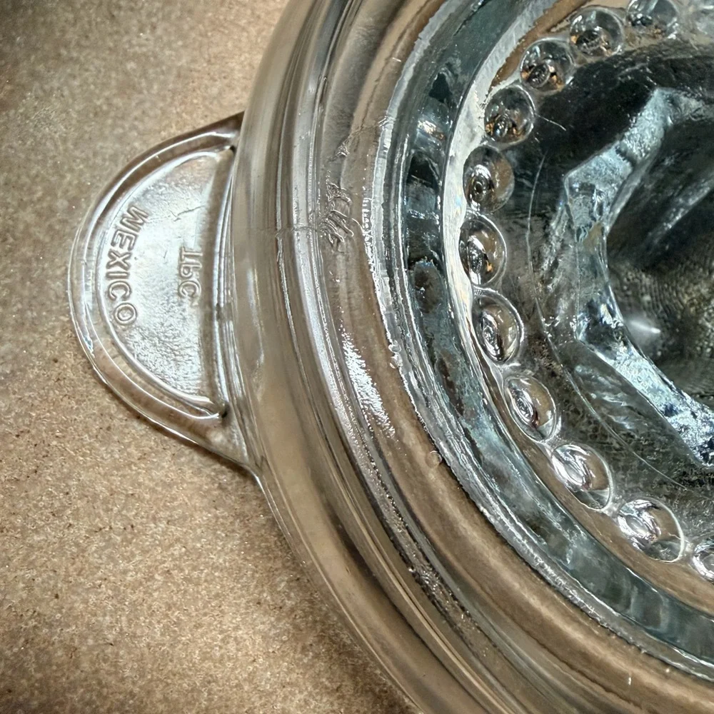 Vintage‎ Clear Glass Citrus Juicer Reamer Made in Mexico